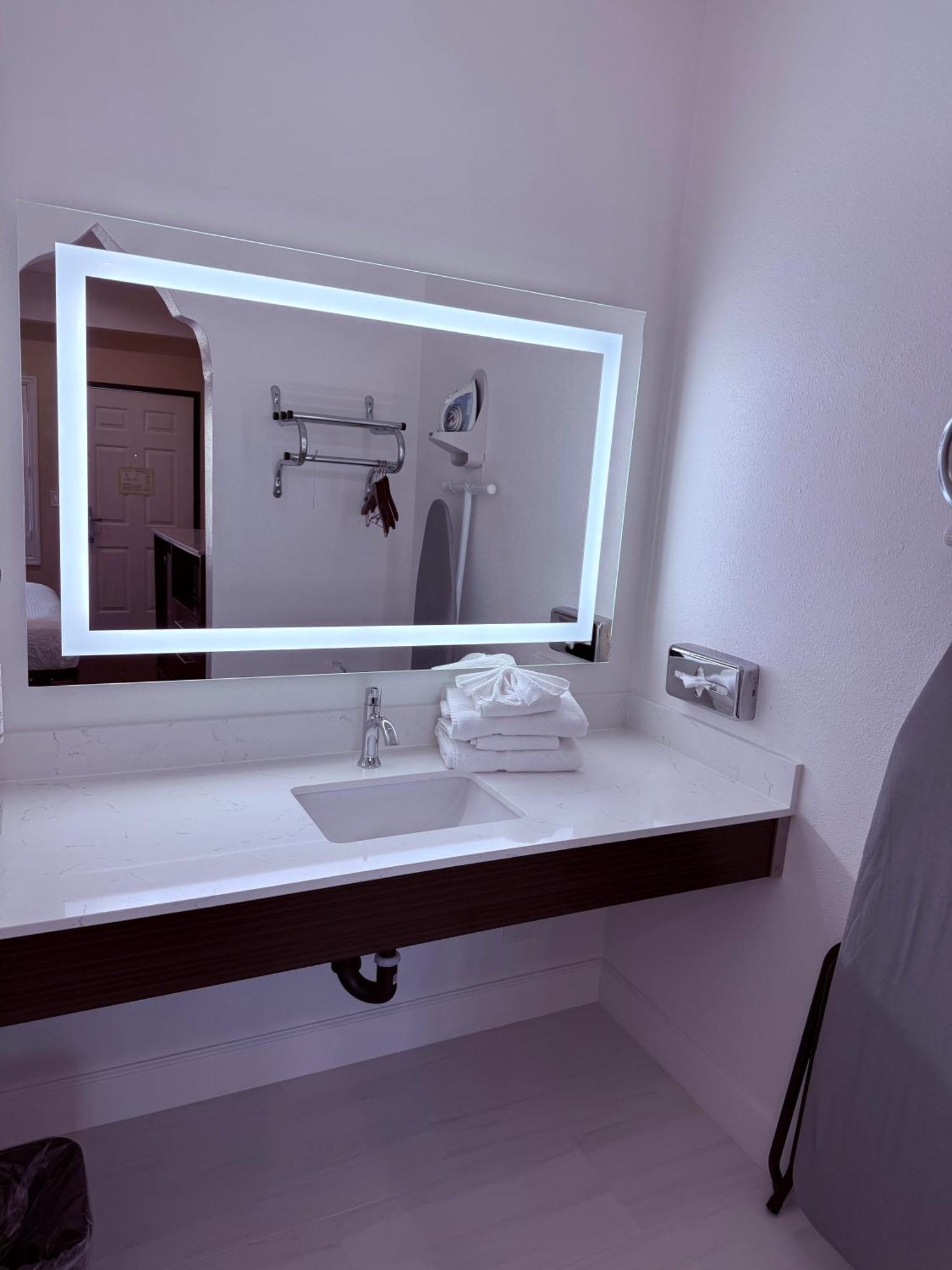 Travelodge By Wyndham Harbor City Los Angeles Eksteriør bilde